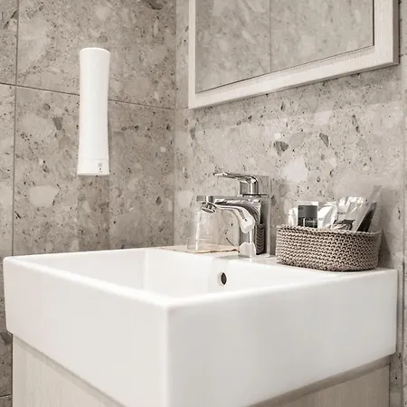 فندق Roseum Boutique 3*