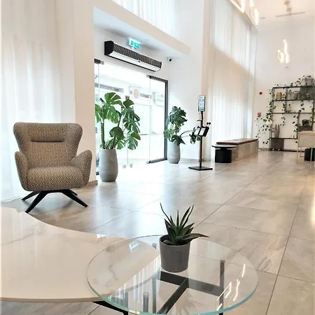ホテル Roseum Boutique ラルナカ