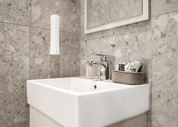 Hotel Roseum Boutique 3*