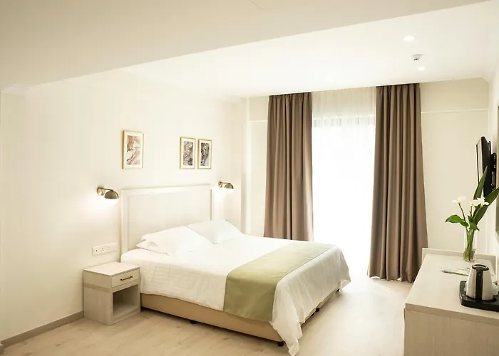 Roseum Boutique Hotel 3*