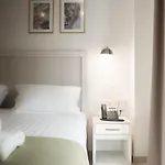 Roseum Boutique לרנקה