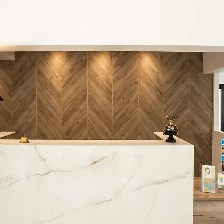 Roseum Boutique Hotell 3*