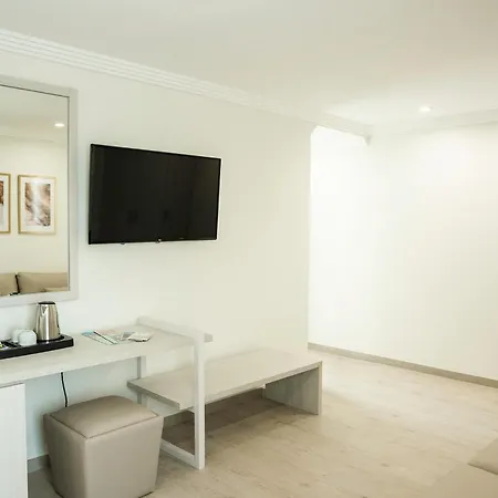 Roseum Boutique Larnaca