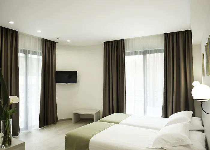 Roseum Boutique فندق لارنكا