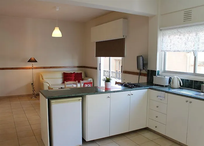 Roseum Boutique لارنكا